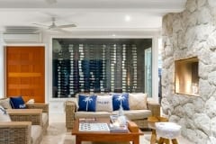 Side-On-Wine-Rack-Glass-Display-540